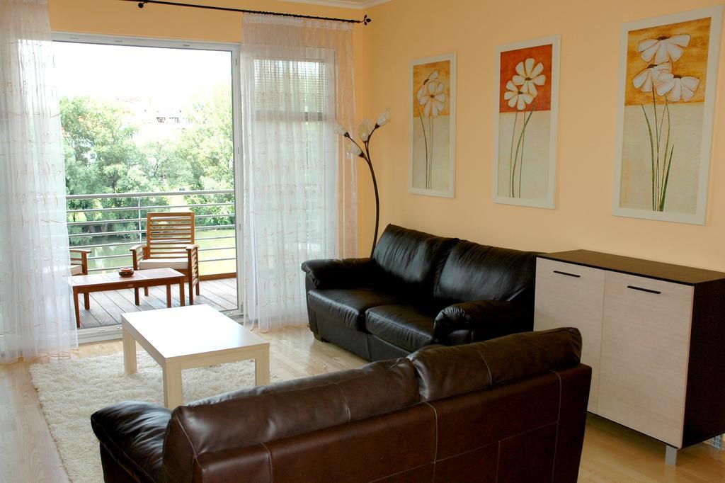 Dunalux Apartman Gyor Exterior photo